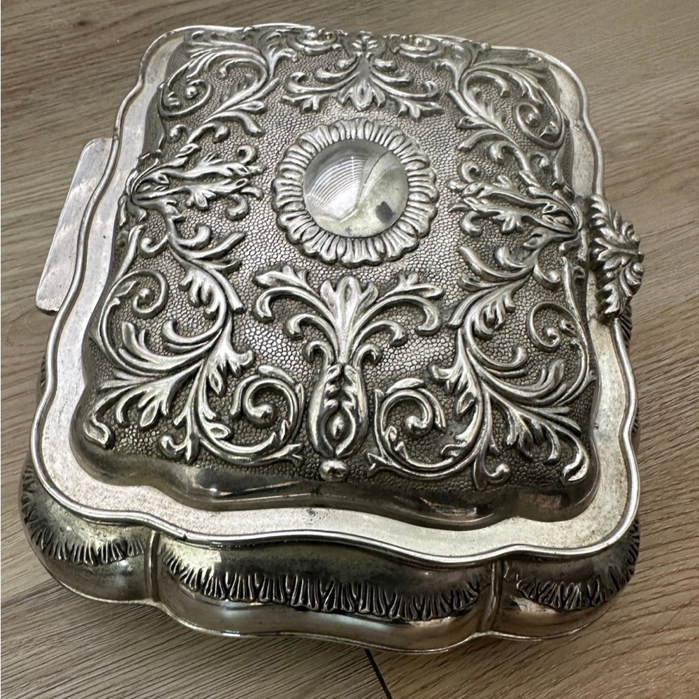 ❤️ Heavy Vintage Godinger Silverplate Victorian Jewelry Box – Red Velvet Lined